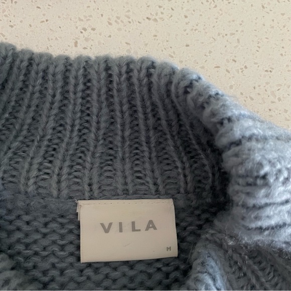 VILA Blue Crewneck Sleeveless Layering Sweater Vest Medium - Picture 8 of 8